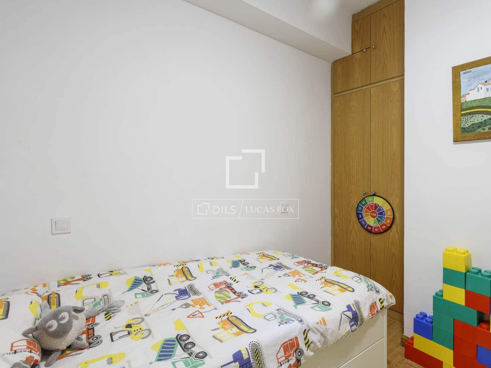 5 bedroom Villa for sale in Madrid city - € 1,720,000 (Ref: 9510026)