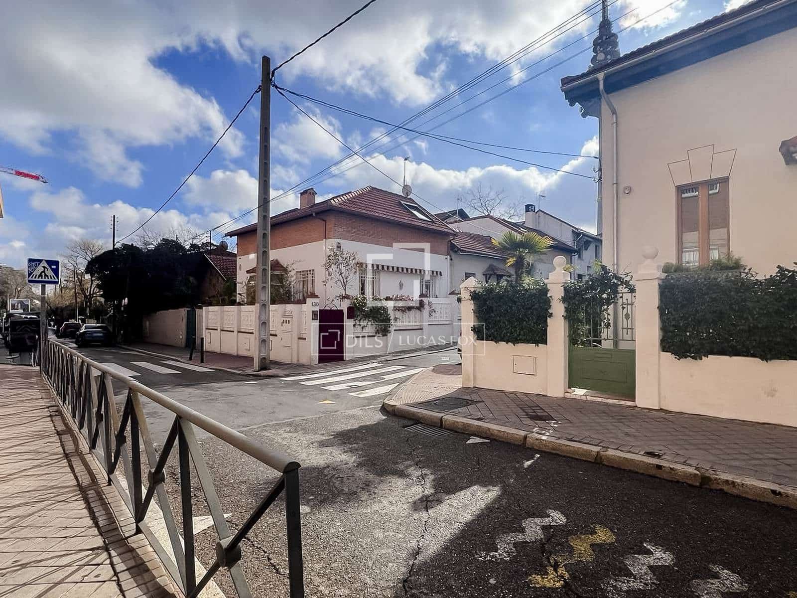 5 bedroom Villa for sale in Madrid city - € 1,720,000 (Ref: 9510026)