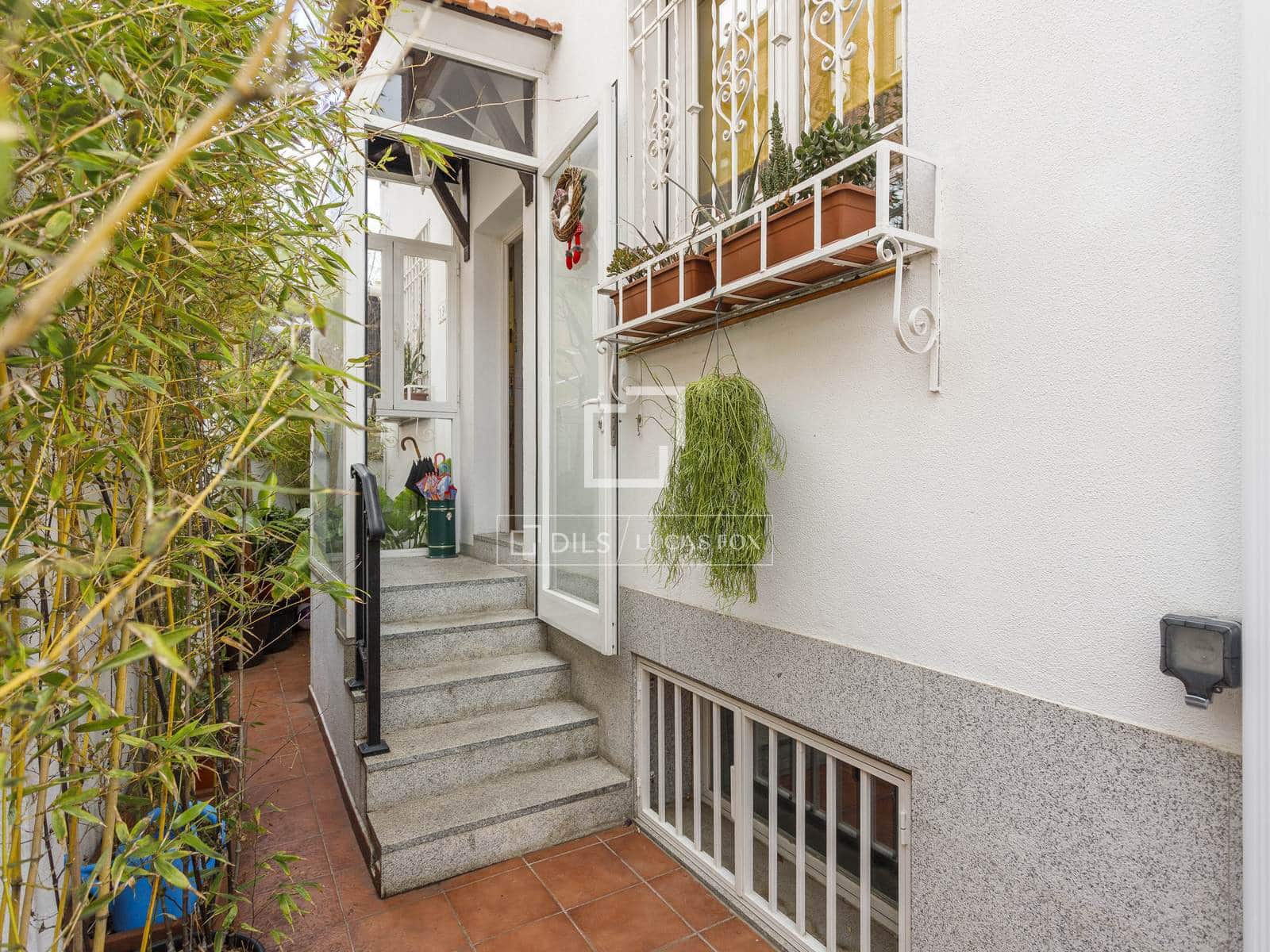 5 bedroom Villa for sale in Madrid city - € 1,720,000 (Ref: 9510026)