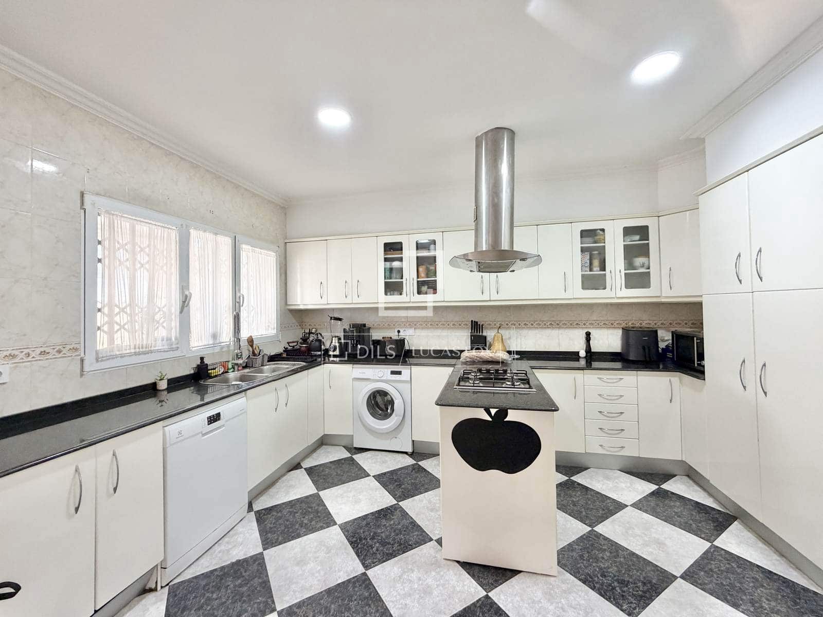 4 bedroom Villa for sale in Muchamiel / Mutxamel - € 650,000 (Ref: 9511129)