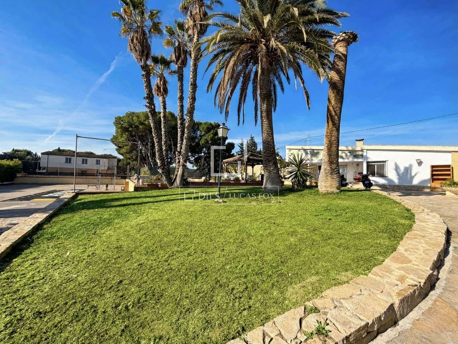 4 bedroom Villa for sale in Muchamiel / Mutxamel - € 650,000 (Ref: 9511129)