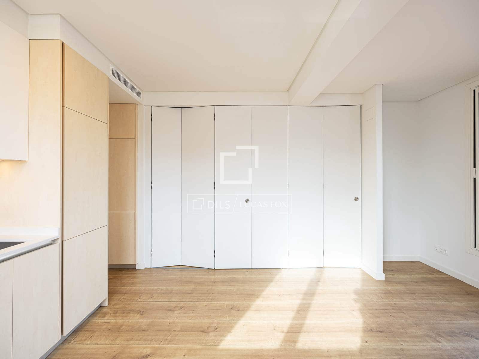 1 makuuhuone Kattohuoneisto vuokrattavana paikassa Barcelona kaupunki mukana uima-altaan 
autotalli - 2 700 € (Ref: 9511130)