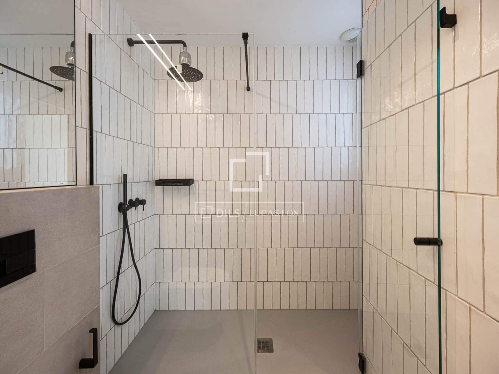 1 makuuhuone Kattohuoneisto vuokrattavana paikassa Barcelona kaupunki mukana uima-altaan 
autotalli - 2 700 € (Ref: 9511130)