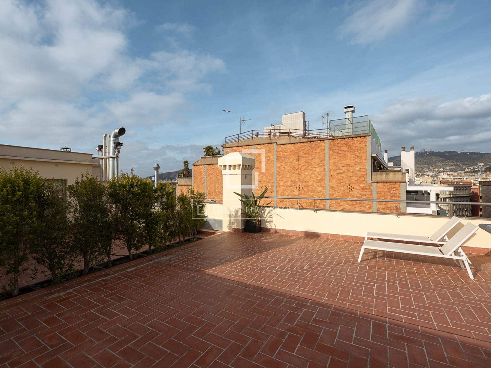 1 makuuhuone Kattohuoneisto vuokrattavana paikassa Barcelona kaupunki mukana uima-altaan 
autotalli - 2 700 € (Ref: 9511130)