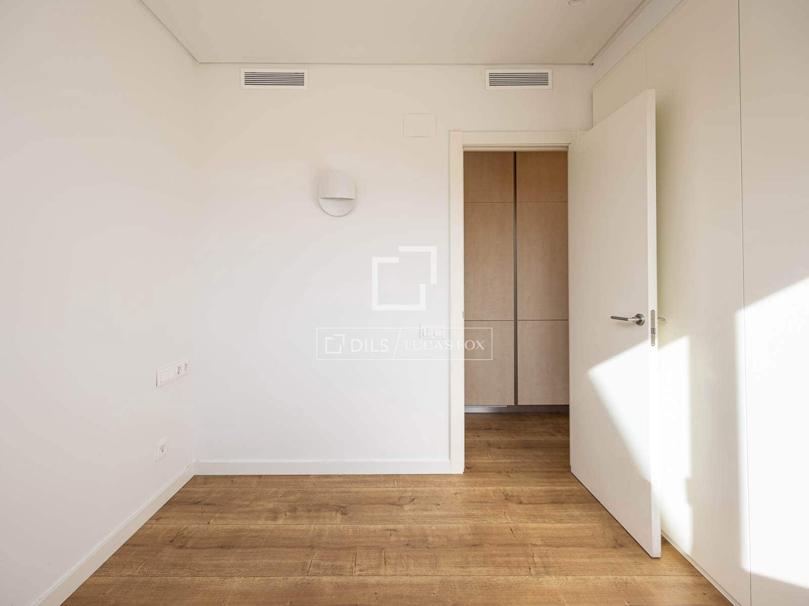 1 makuuhuone Kattohuoneisto vuokrattavana paikassa Barcelona kaupunki mukana uima-altaan 
autotalli - 2 700 € (Ref: 9511130)