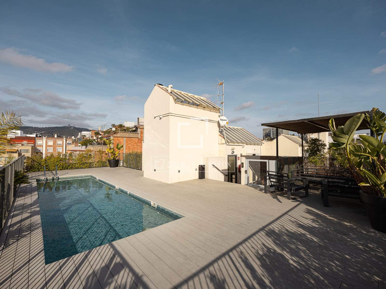 1 makuuhuone Kattohuoneisto vuokrattavana paikassa Barcelona kaupunki mukana uima-altaan 
autotalli - 2 700 € (Ref: 9511130)