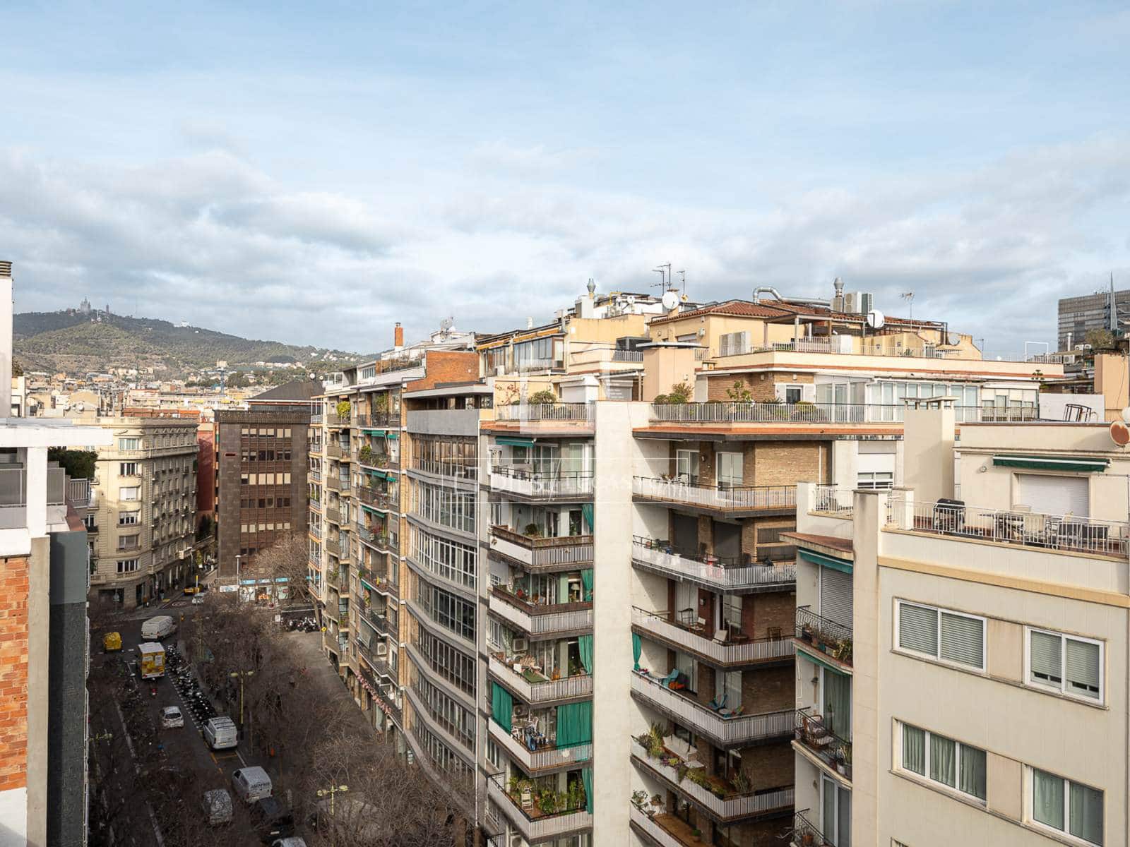 1 makuuhuone Kattohuoneisto vuokrattavana paikassa Barcelona kaupunki mukana uima-altaan 
autotalli - 2 700 € (Ref: 9511130)