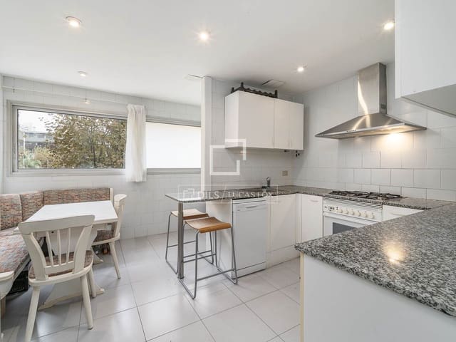 3 camera da letto Appartamento in vendita in El Poblenou, Barcelona città con garage - 995.000 € (Rif: 9511361)