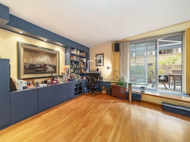 3 soveværelse Lejlighed til salg i El Poblenou, Barcelona by med garage - € 995.000 (Ref: 9511361)