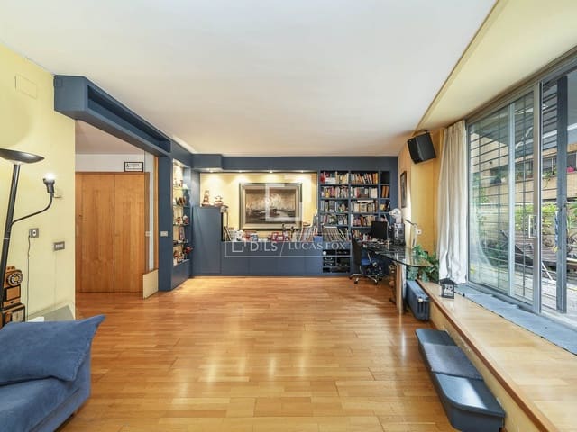 3 soveværelse Lejlighed til salg i El Poblenou, Barcelona by med garage - € 995.000 (Ref: 9511361)