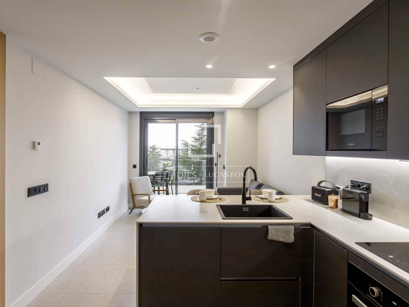 1 bedroom Apartment for rent in Madrid city with pool garage - € 2,100 (Ref: 9516324)