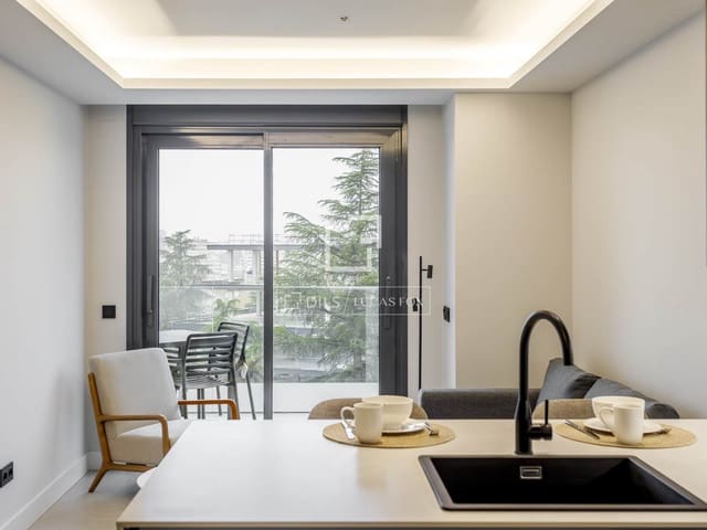 1 bedroom Apartment for rent in Madrid city with pool garage - € 2,100 (Ref: 9516324)