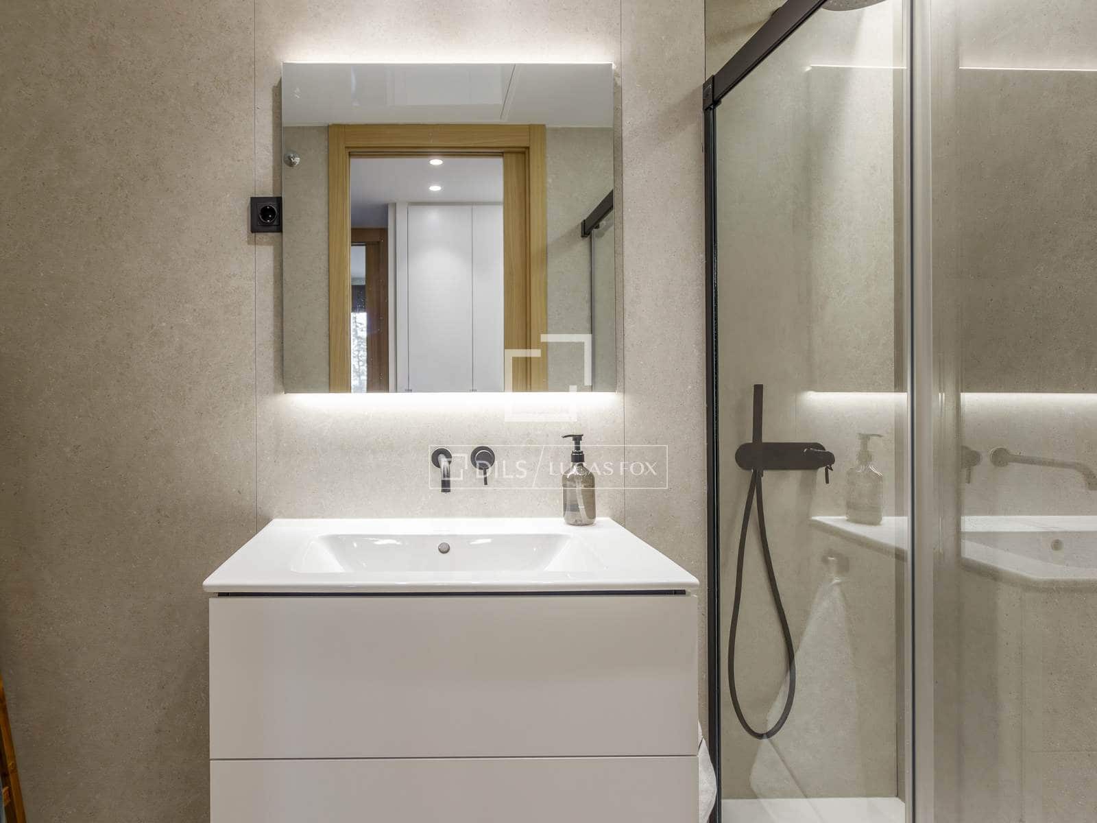 1 bedroom Apartment for rent in Madrid city with pool garage - € 2,100 (Ref: 9516324)