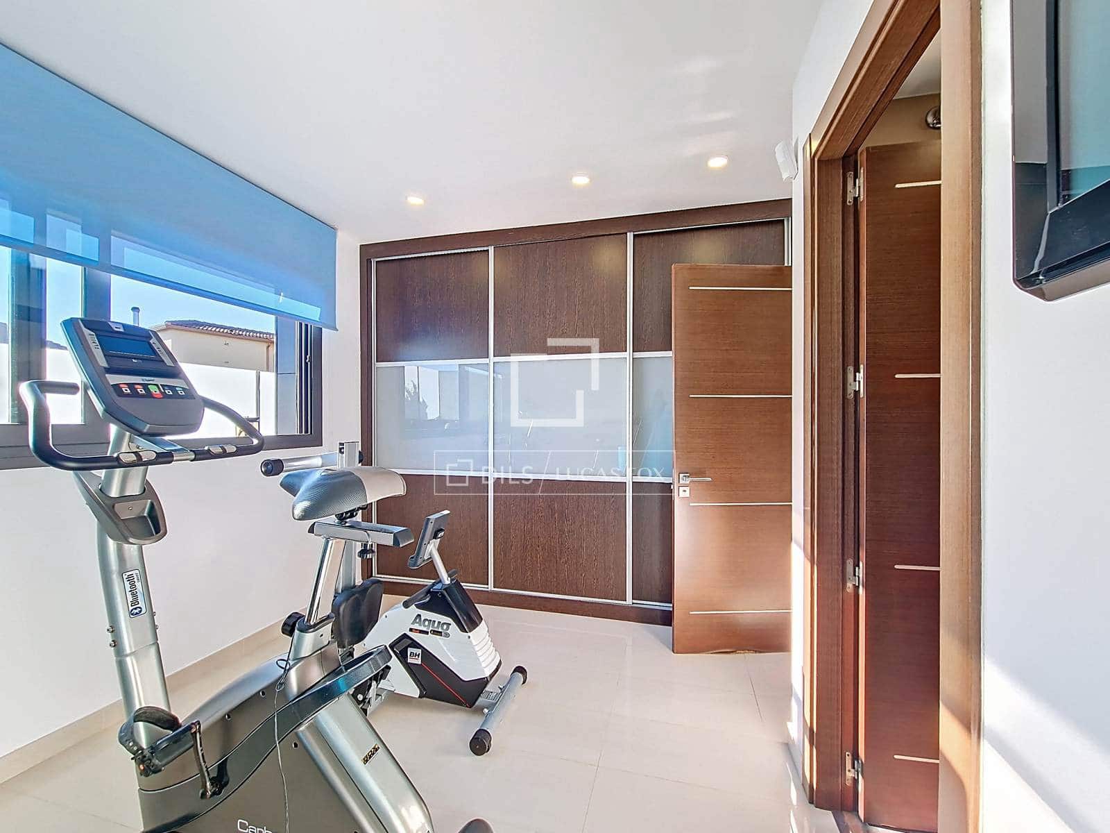 8 slaapkamer Villa te koop in Calafell met zwembad garage - € 1.442.000 (Ref: 9517859)