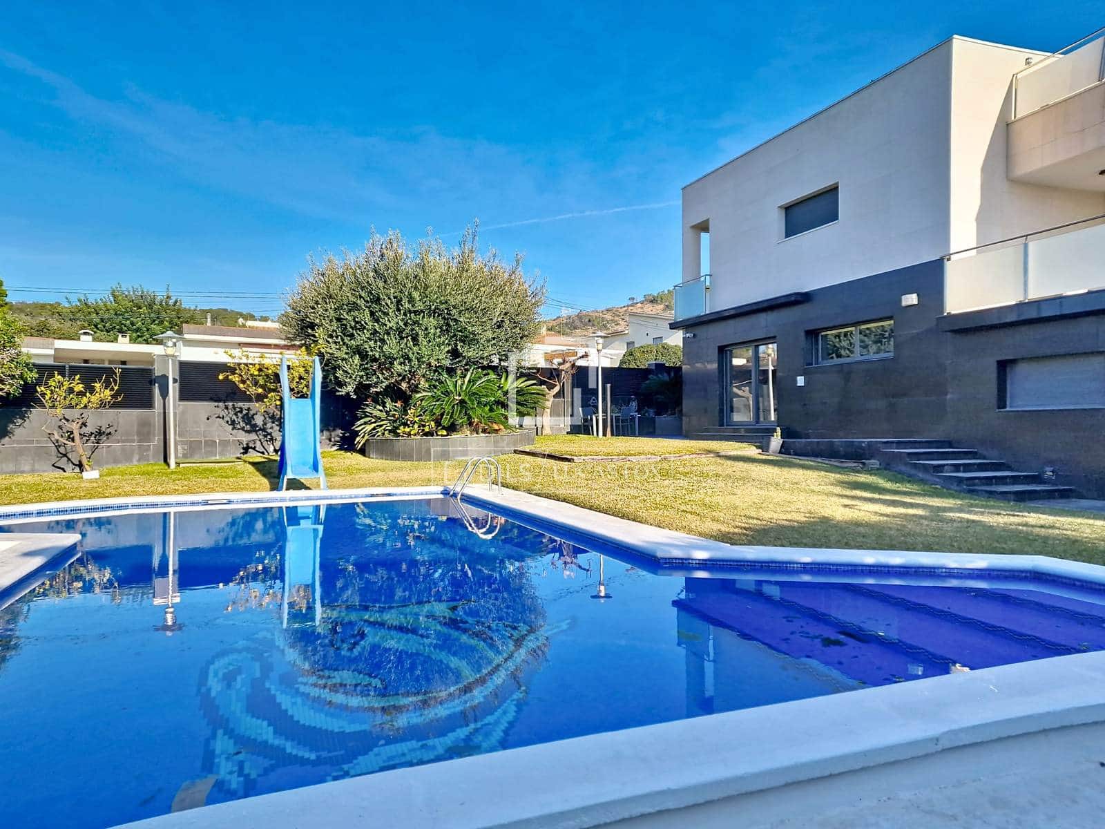 8 slaapkamer Villa te koop in Calafell met zwembad garage - € 1.442.000 (Ref: 9517859)