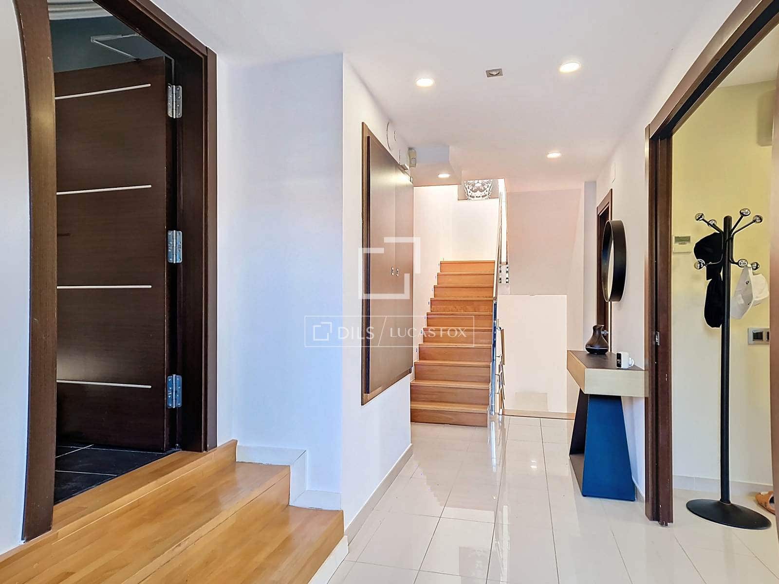 8 slaapkamer Villa te koop in Calafell met zwembad garage - € 1.442.000 (Ref: 9517859)