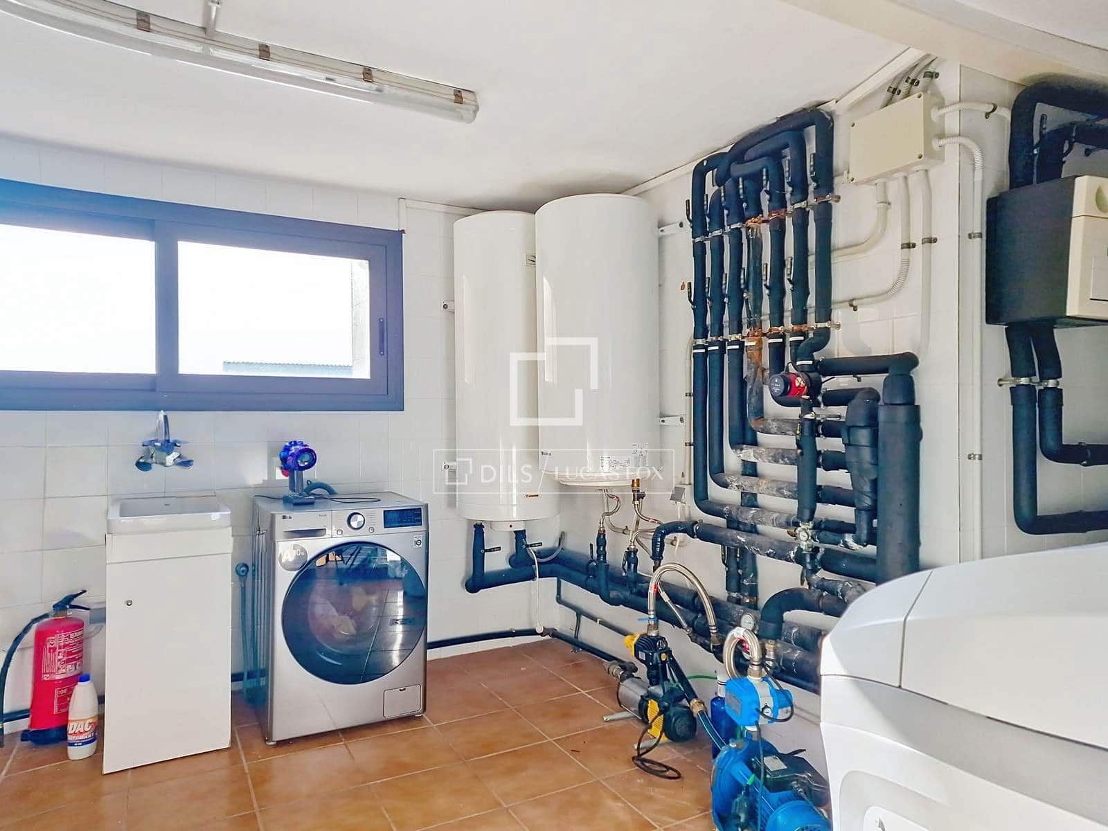 8 slaapkamer Villa te koop in Calafell met zwembad garage - € 1.442.000 (Ref: 9517859)