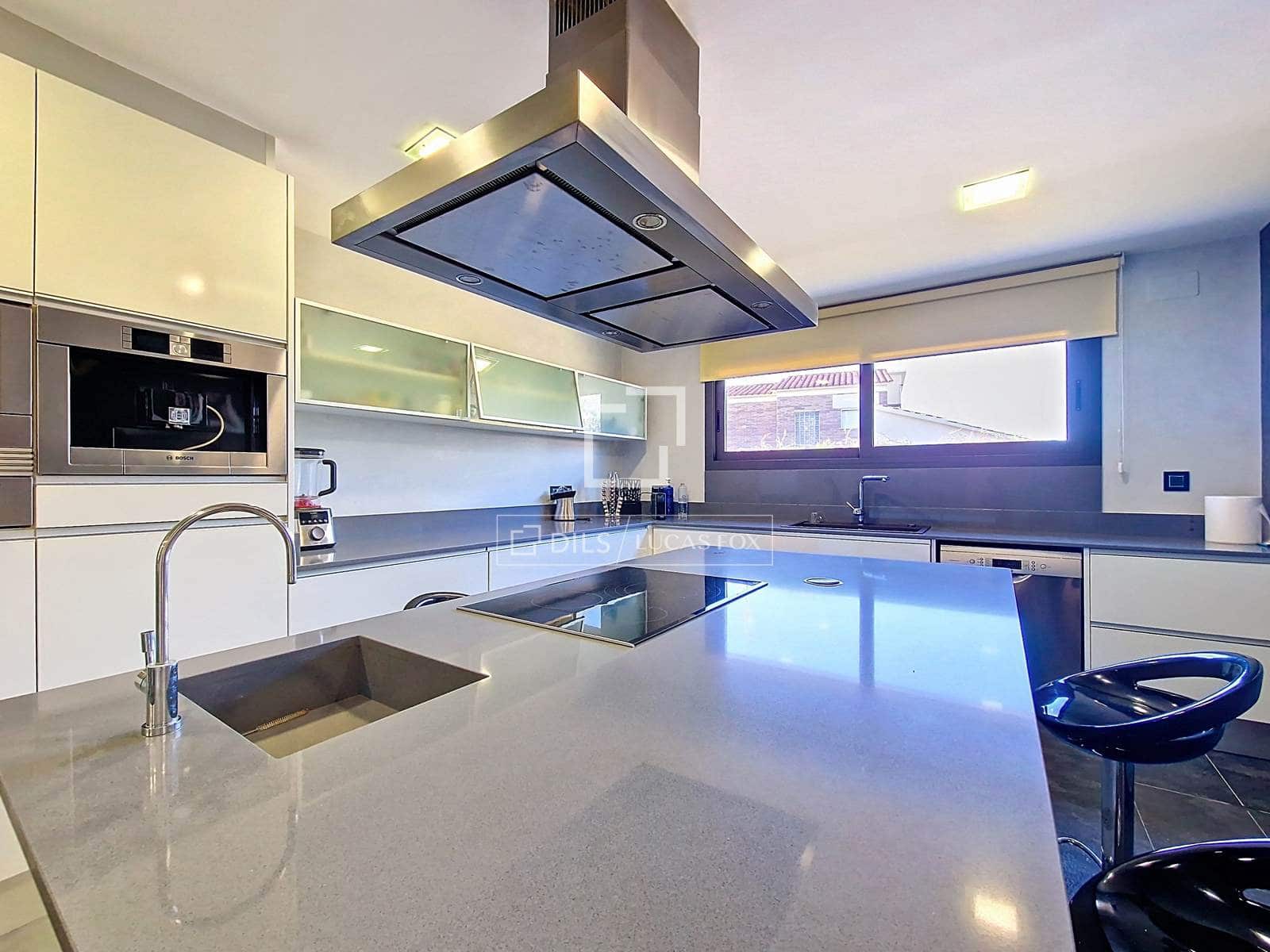 8 slaapkamer Villa te koop in Calafell met zwembad garage - € 1.442.000 (Ref: 9517859)