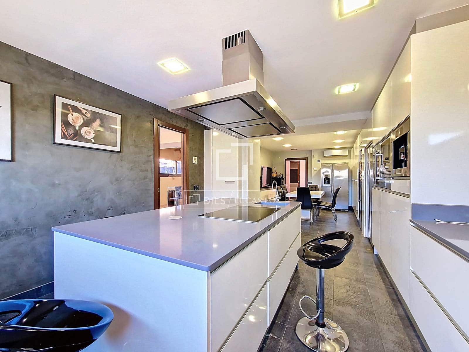 8 slaapkamer Villa te koop in Calafell met zwembad garage - € 1.442.000 (Ref: 9517859)