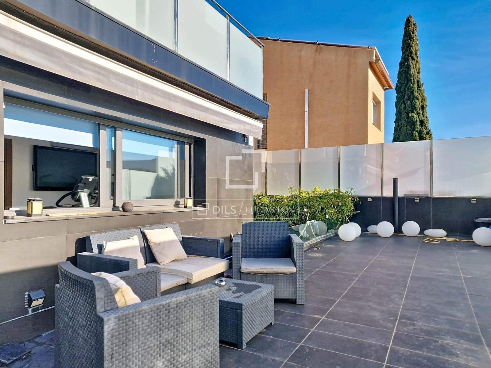 8 slaapkamer Villa te koop in Calafell met zwembad garage - € 1.442.000 (Ref: 9517859)