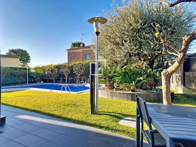 8 slaapkamer Villa te koop in Calafell met zwembad garage - € 1.442.000 (Ref: 9517859)