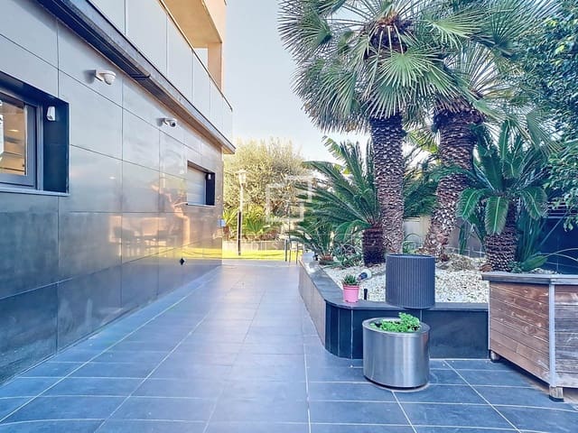 8 slaapkamer Villa te koop in Calafell met zwembad garage - € 1.442.000 (Ref: 9517859)