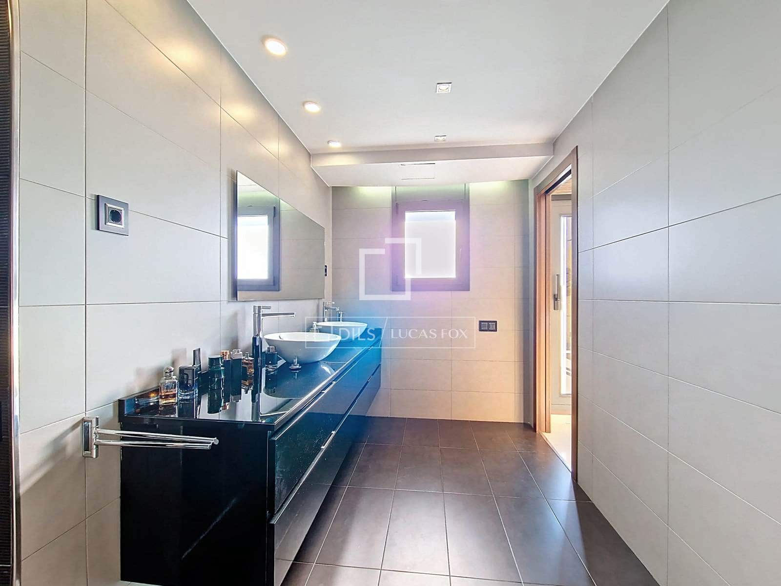 8 slaapkamer Villa te koop in Calafell met zwembad garage - € 1.442.000 (Ref: 9517859)