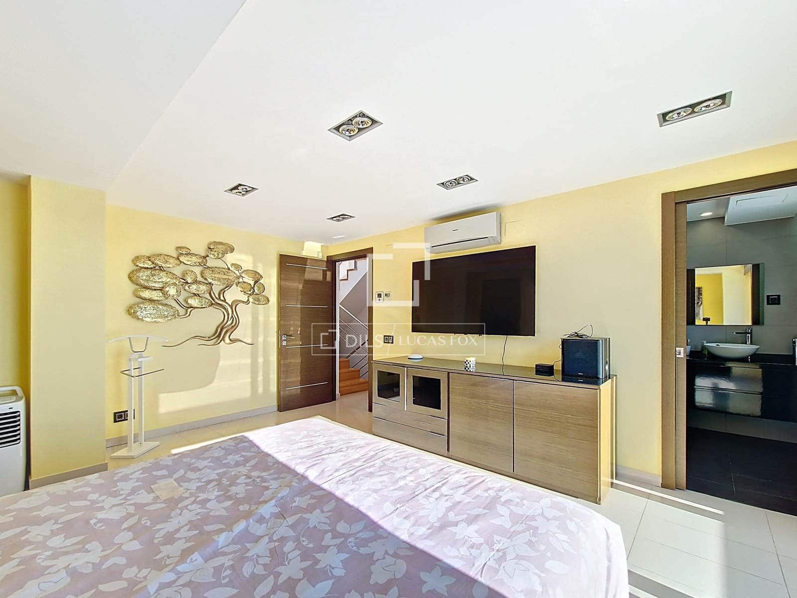 8 slaapkamer Villa te koop in Calafell met zwembad garage - € 1.442.000 (Ref: 9517859)