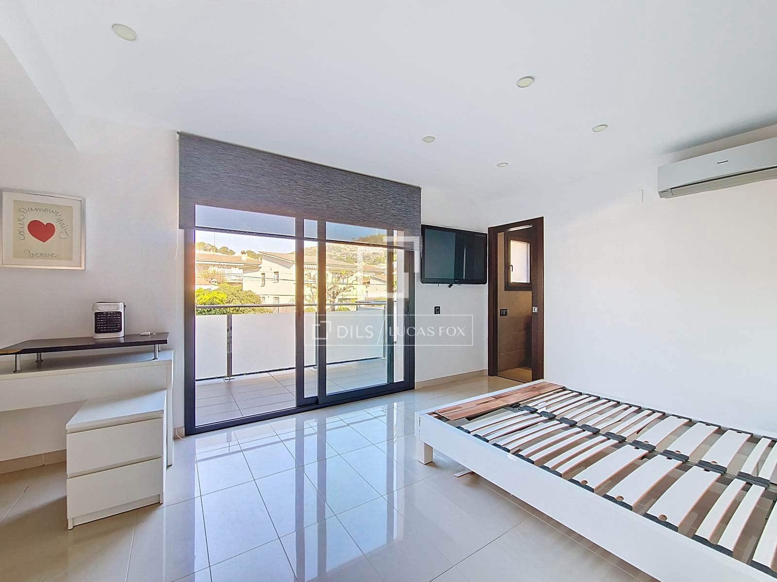 8 slaapkamer Villa te koop in Calafell met zwembad garage - € 1.442.000 (Ref: 9517859)