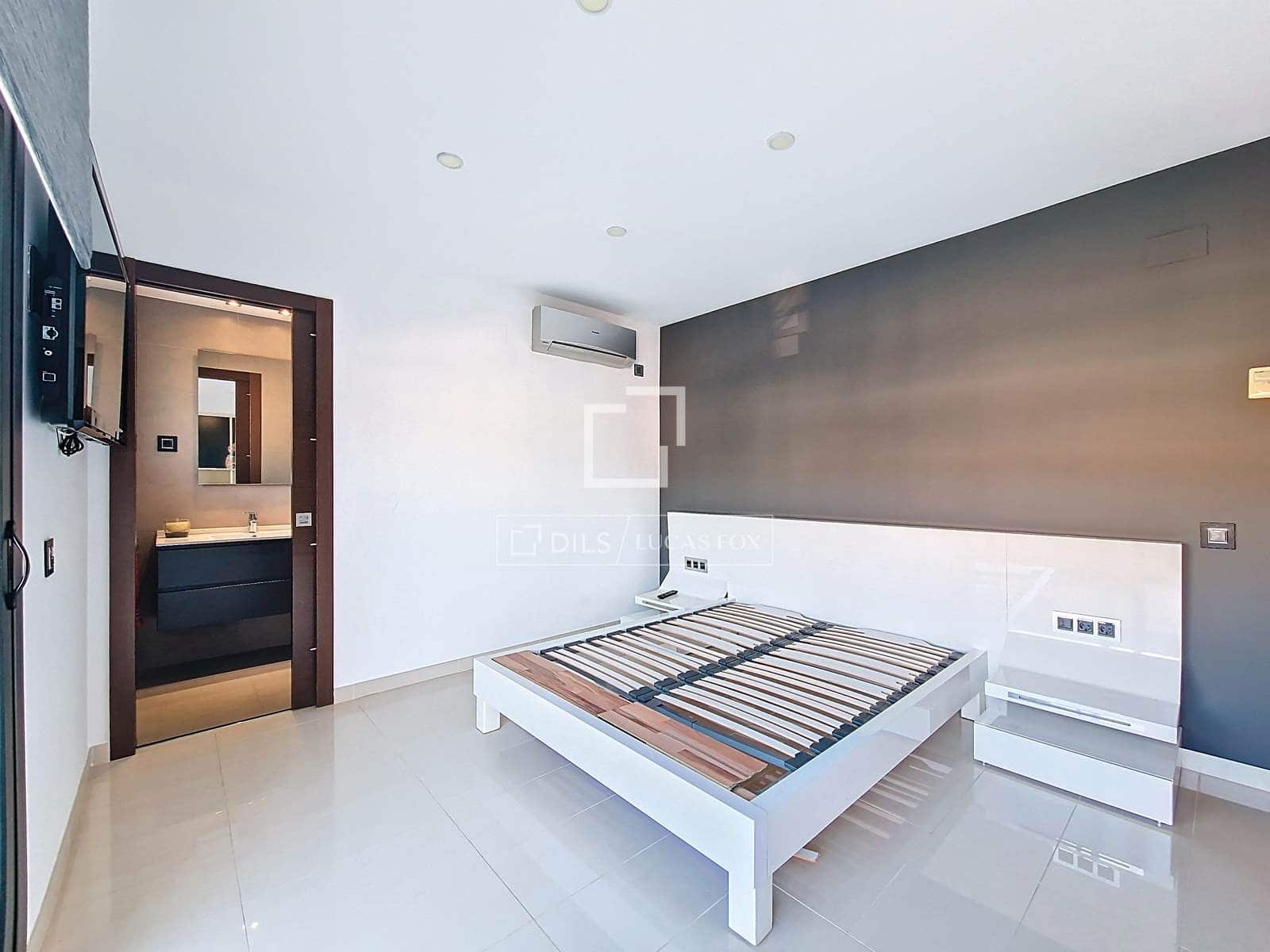 8 slaapkamer Villa te koop in Calafell met zwembad garage - € 1.442.000 (Ref: 9517859)