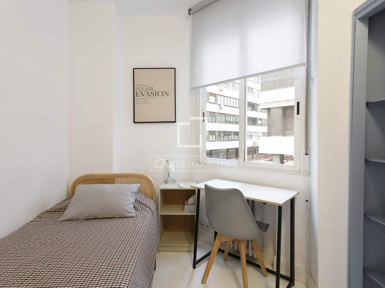 Apartamento de 2 habitaciones en Madrid ciudad en alquiler - 1.950 € (Ref: 9517860)