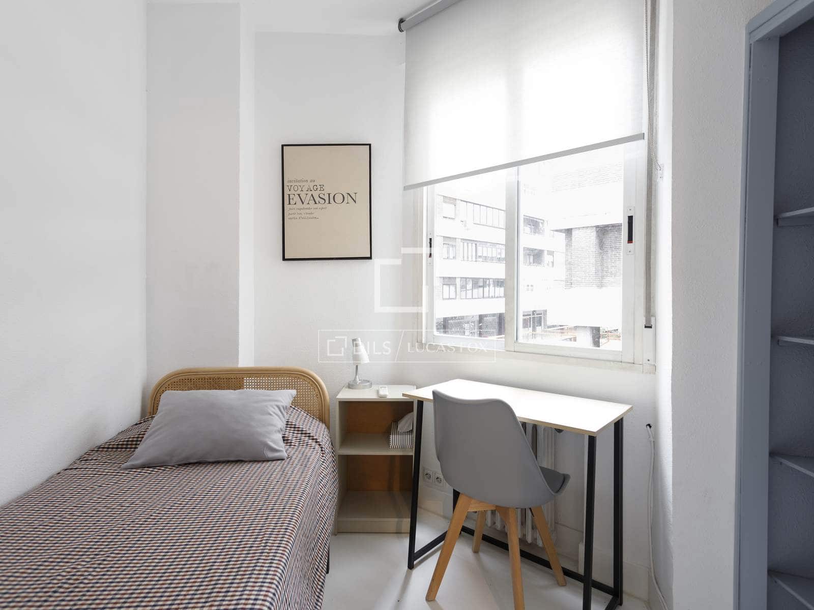 Apartamento de 2 habitaciones en Madrid ciudad en alquiler - 1.950 € (Ref: 9517860)