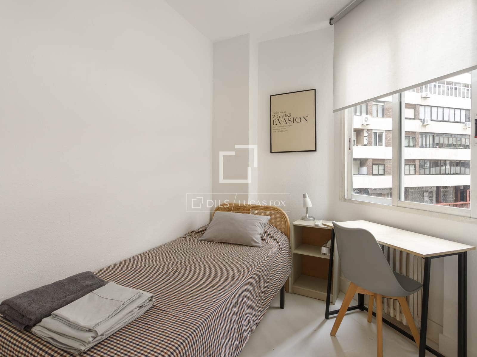 Apartamento de 2 habitaciones en Madrid ciudad en alquiler - 1.950 € (Ref: 9517860)