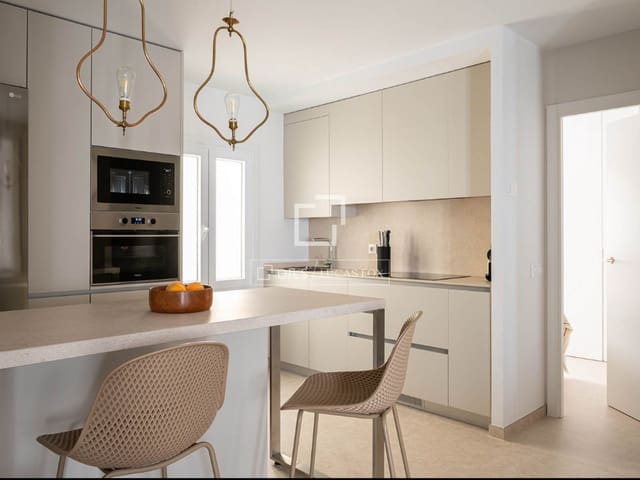 2 soverom Leilighet til leie i Ciudad Jardín, Madrid by - € 2 100 (Ref: 9517965)