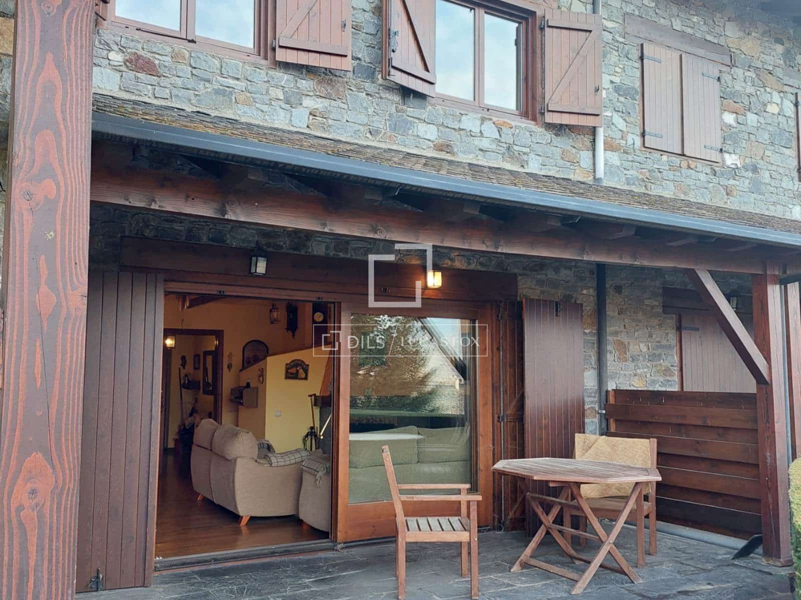 3 bedroom Villa for sale in Fontanals de Cerdanya - € 530,000 (Ref: 9519332)