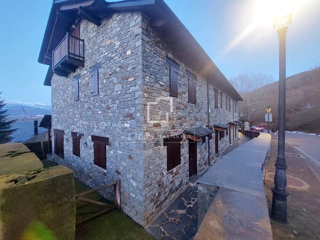 3 bedroom Villa for sale in Fontanals de Cerdanya - € 530,000 (Ref: 9519332)