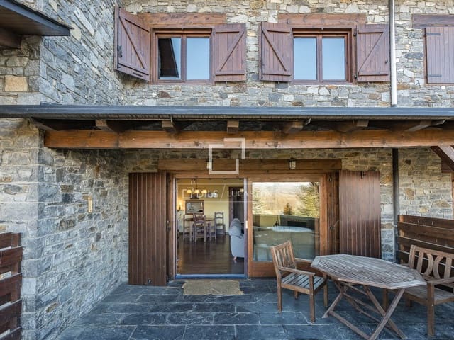 Chalet de 3 habitaciones en Fontanals de Cerdanya en venta con garaje - 530.000 € (Ref: 9519332)
