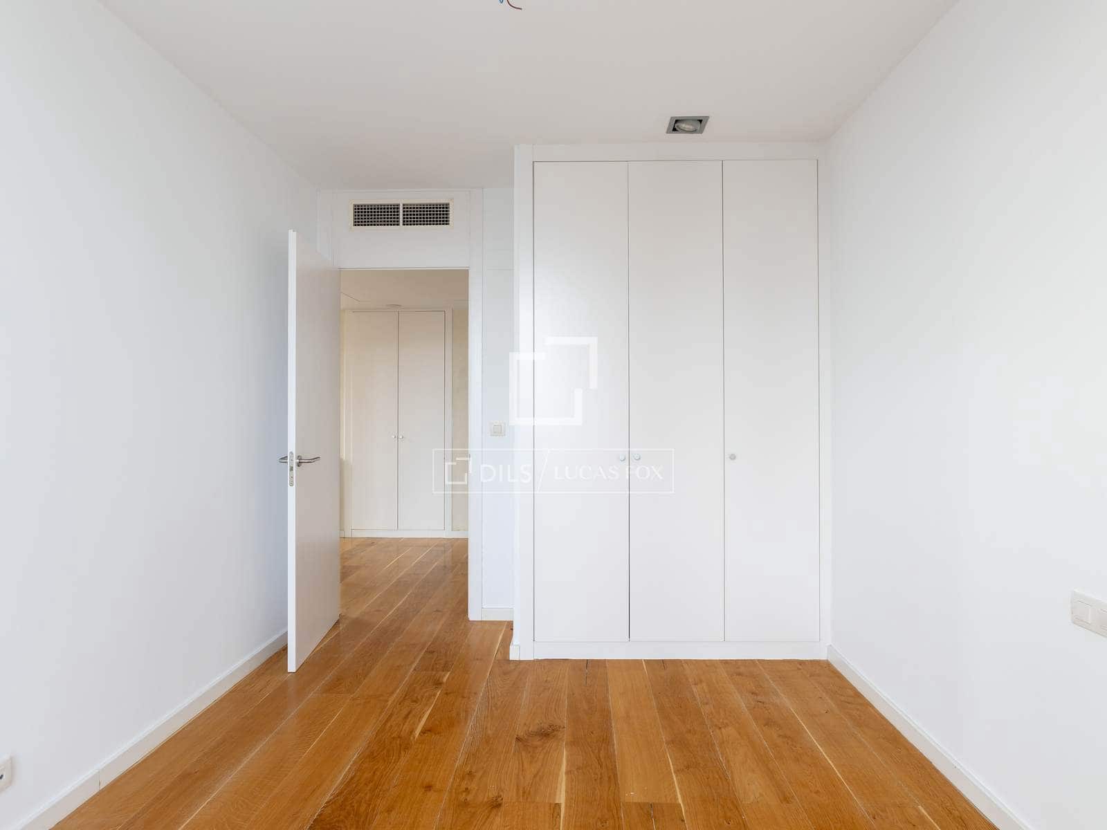 4 chambre Villa/Maison à vendre à Sant Vicenc de Montalt avec piscine garage - 889 000 € (Ref: 9519376)