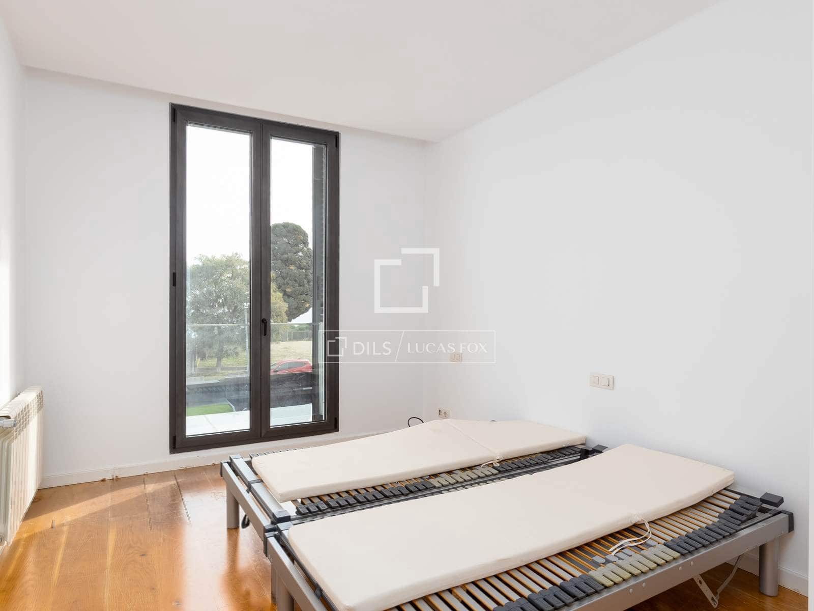 4 chambre Villa/Maison à vendre à Sant Vicenc de Montalt avec piscine garage - 889 000 € (Ref: 9519376)