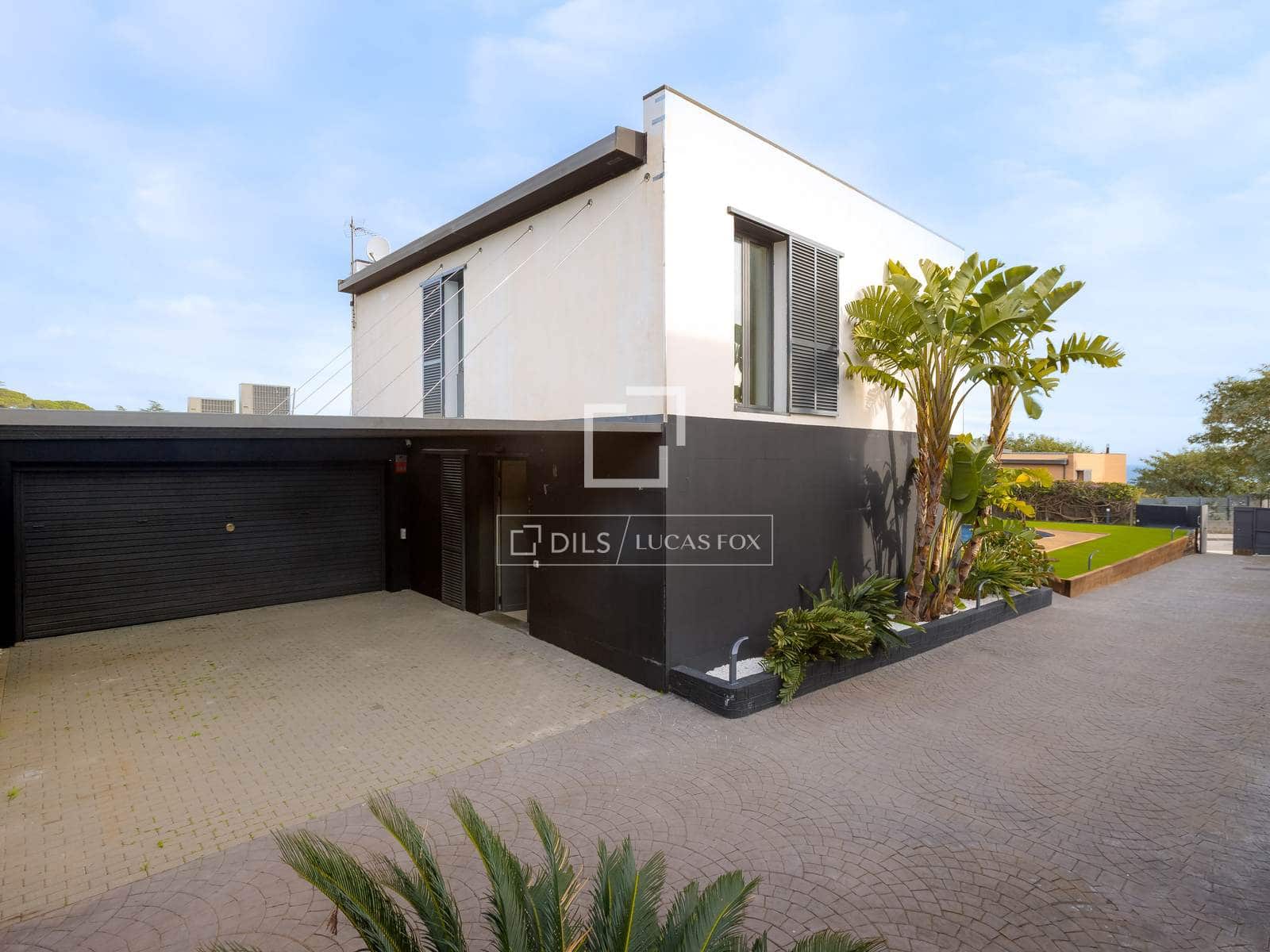 4 chambre Villa/Maison à vendre à Sant Vicenc de Montalt avec piscine garage - 889 000 € (Ref: 9519376)