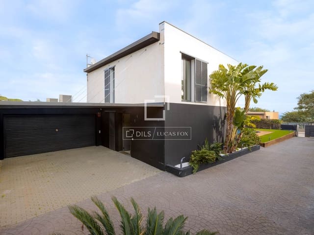 4 chambre Villa/Maison à vendre à Sant Vicenç de Montalt avec piscine garage - 889 000 € (Ref: 9519376)