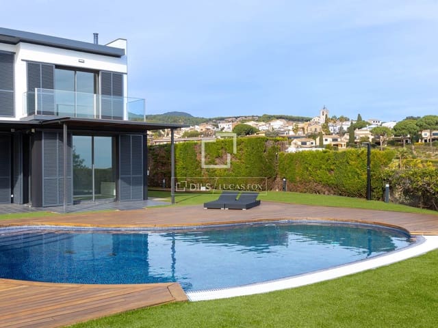 4 chambre Villa/Maison à vendre à Sant Vicenç de Montalt avec piscine garage - 889 000 € (Ref: 9519376)