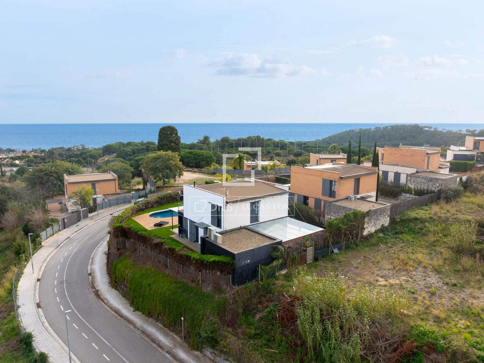 4 chambre Villa/Maison à vendre à Sant Vicenc de Montalt avec piscine garage - 889 000 € (Ref: 9519376)