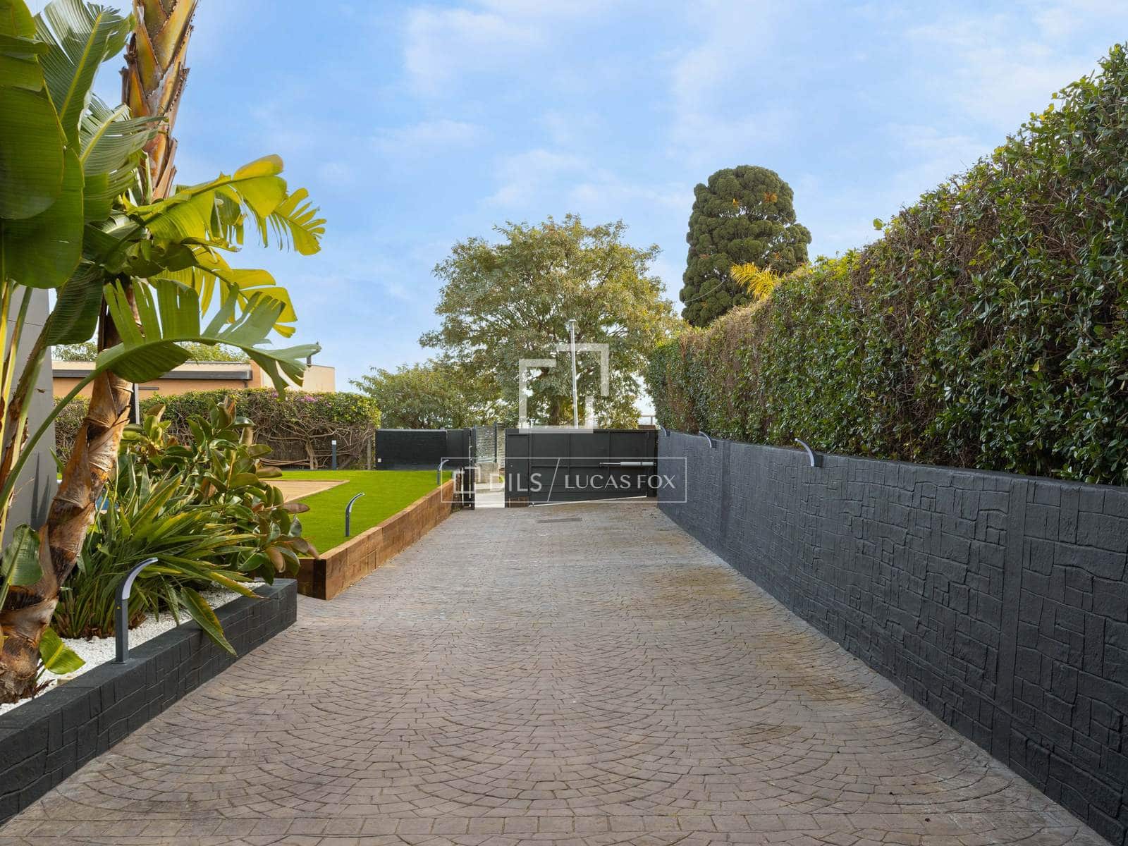 4 chambre Villa/Maison à vendre à Sant Vicenc de Montalt avec piscine garage - 889 000 € (Ref: 9519376)