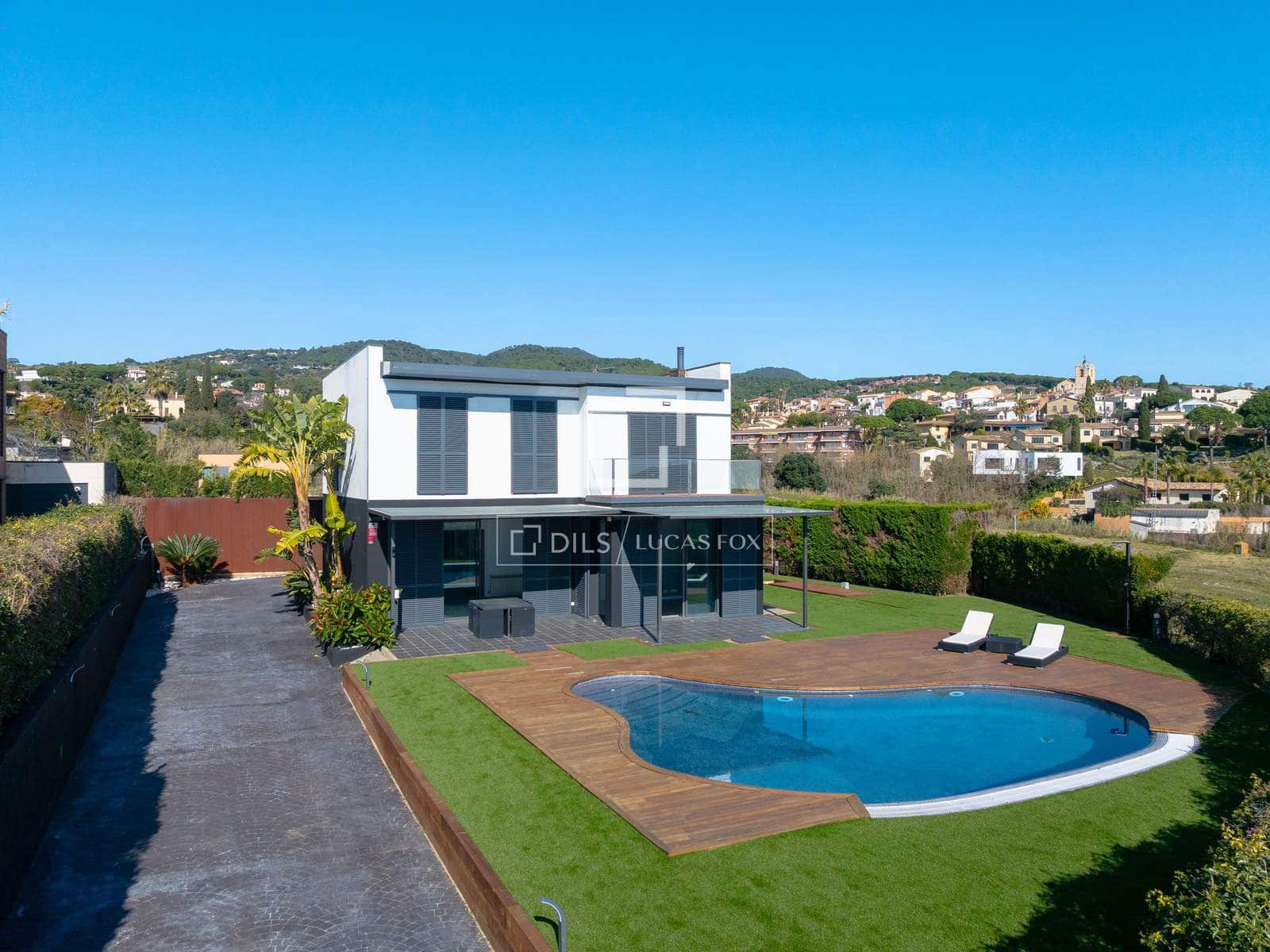 4 chambre Villa/Maison à vendre à Sant Vicenc de Montalt avec piscine garage - 889 000 € (Ref: 9519376)