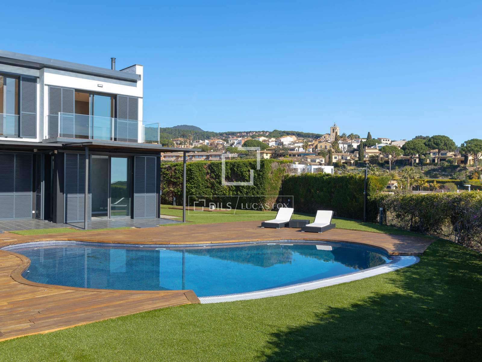 4 chambre Villa/Maison à vendre à Sant Vicenc de Montalt avec piscine garage - 889 000 € (Ref: 9519376)