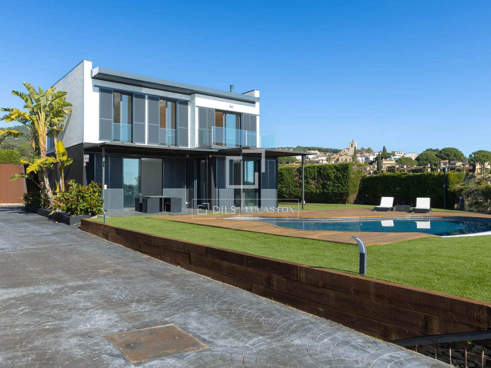 4 chambre Villa/Maison à vendre à Sant Vicenc de Montalt avec piscine garage - 889 000 € (Ref: 9519376)