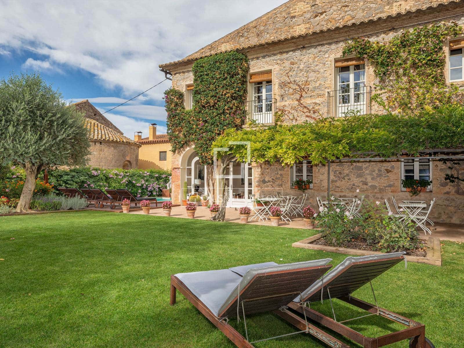 8 bedroom Finca/Country House for sale in Torroella de Fluvia with pool - € 1,495,000 (Ref: 9522834)