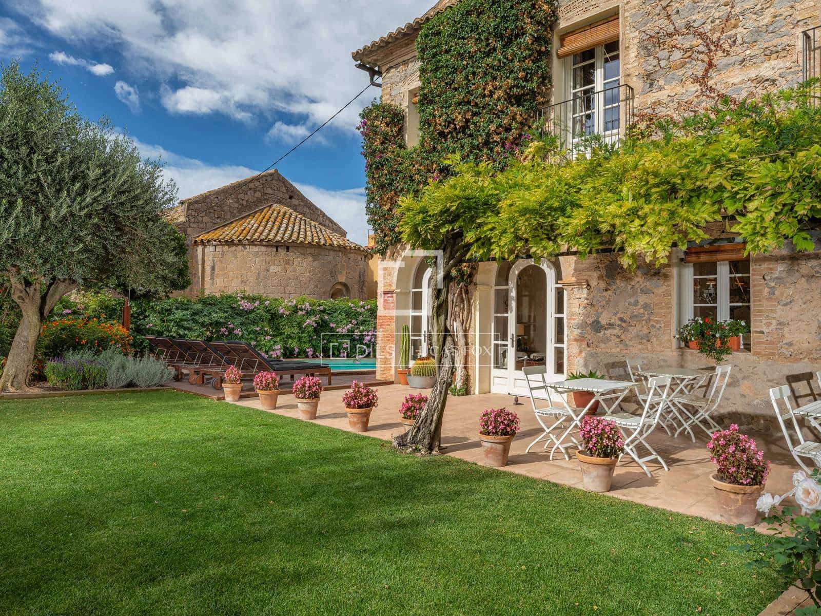 8 bedroom Finca/Country House for sale in Torroella de Fluvia with pool - € 1,495,000 (Ref: 9522834)