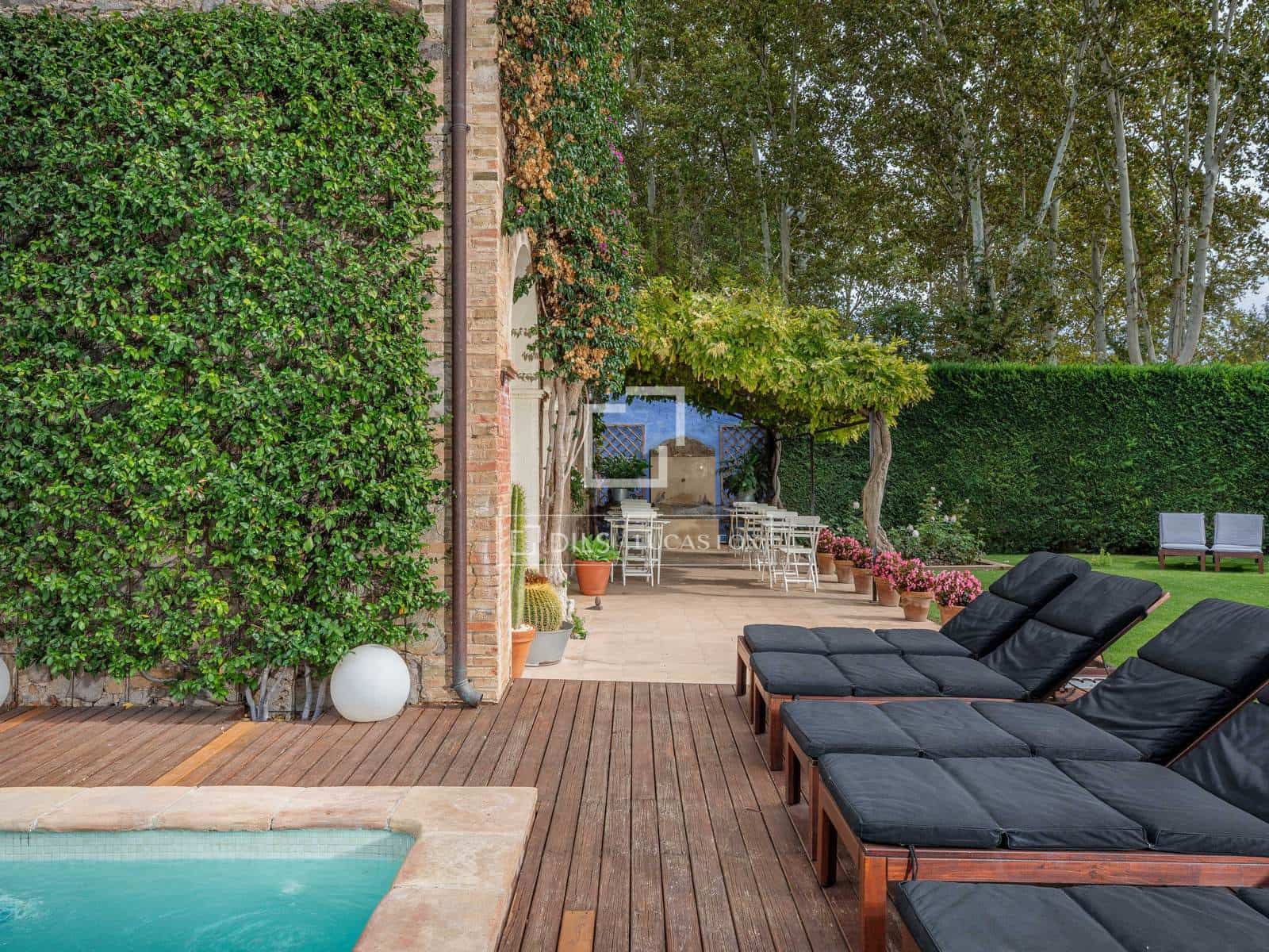 8 bedroom Finca/Country House for sale in Torroella de Fluvia with pool - € 1,495,000 (Ref: 9522834)